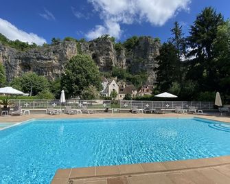 Logis Hôtels - Hôtel Restaurant Domaine Les Falaises - Martel - Piscina