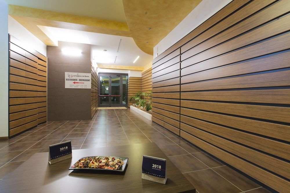 La Piana Hotel - Tito - Lobby