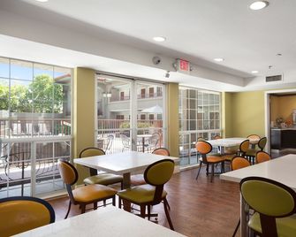 Baymont by Wyndham Modesto Salida - Modesto - Restaurant