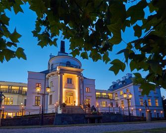 Schlosshotel Burg Schlitz - Hohen Demzin