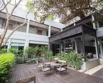 Zen Premium Bumrungraj Soi 2 - Chiang Mai - Patio