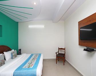 Oyo 11063 Hotel Suncity - Faridabad - Bedroom