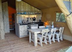 Holiday home in Kamperland, near beach and sea, safari tent for 6 persons - Kamperland - Kitchen