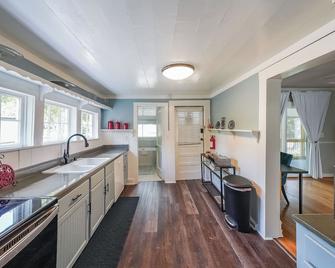 Kennesaw Cottage – Quiet Retreat - Kennesaw - Kitchen