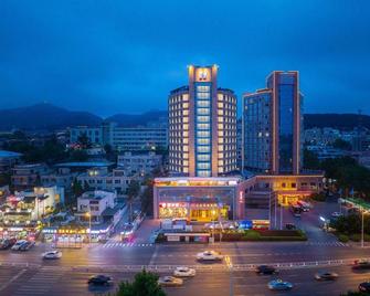 Huaneng & Cyts Holiday Hotel - Dalian - Building