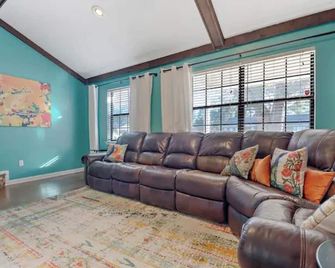 Family Friendly Home - Hinesville - Wohnzimmer