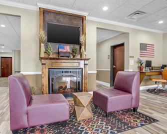 Best Western Opp Inn - Opp - Living room