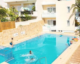 Mediterranea Apartments - Darátsos - Piscine