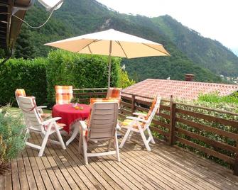Gardameer-Tignale-Hasewinkel - Tignale - Patio
