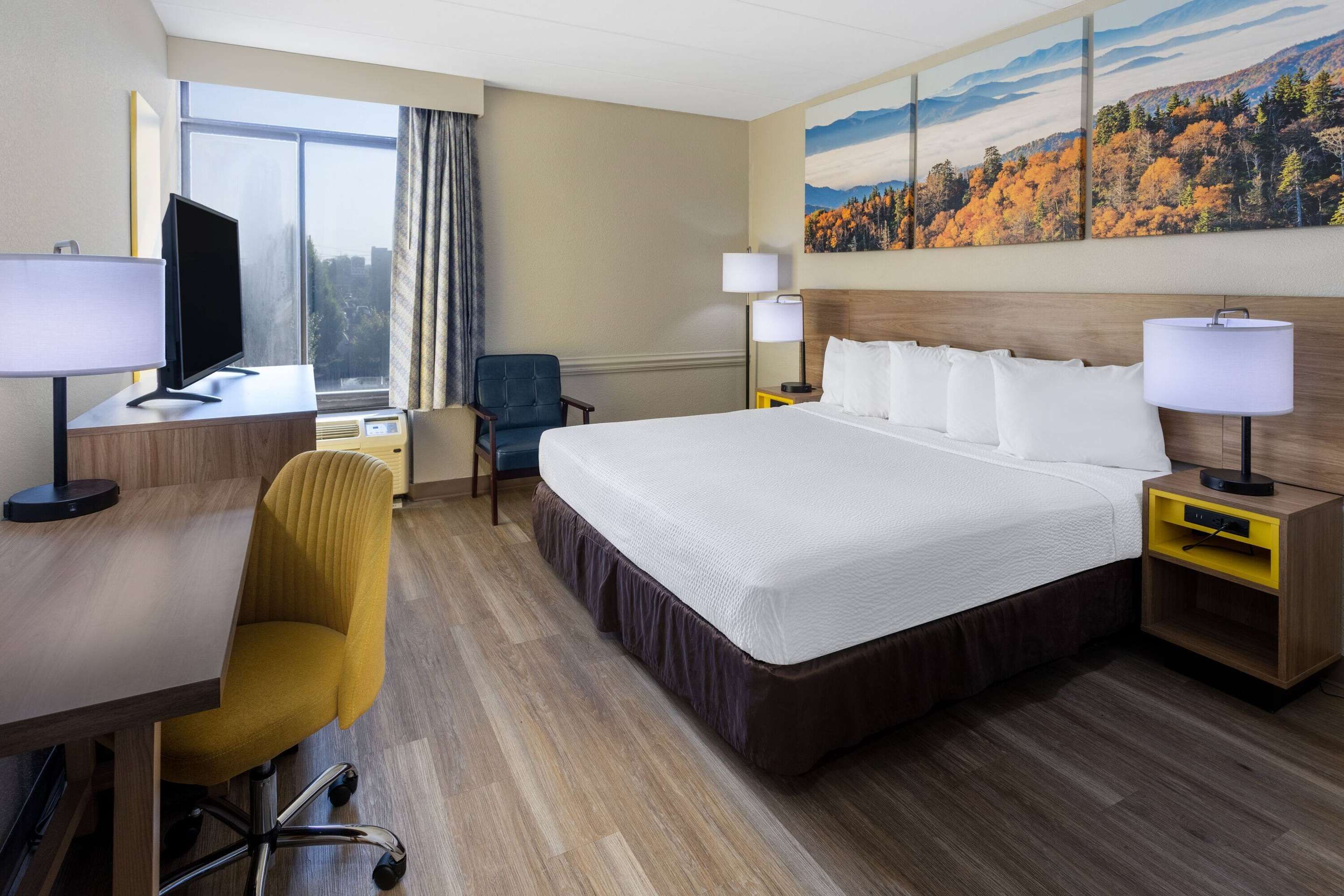 Bedroom view of Days Inn by Wyndham Winchester