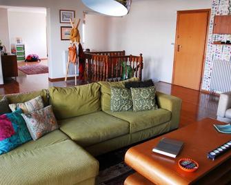 The Perfect Holiday Apartment in Glyfada - Glyfada - Obývací pokoj