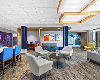 Holiday Inn Express & Suites Marinette By IHG - Marinette - Lounge
