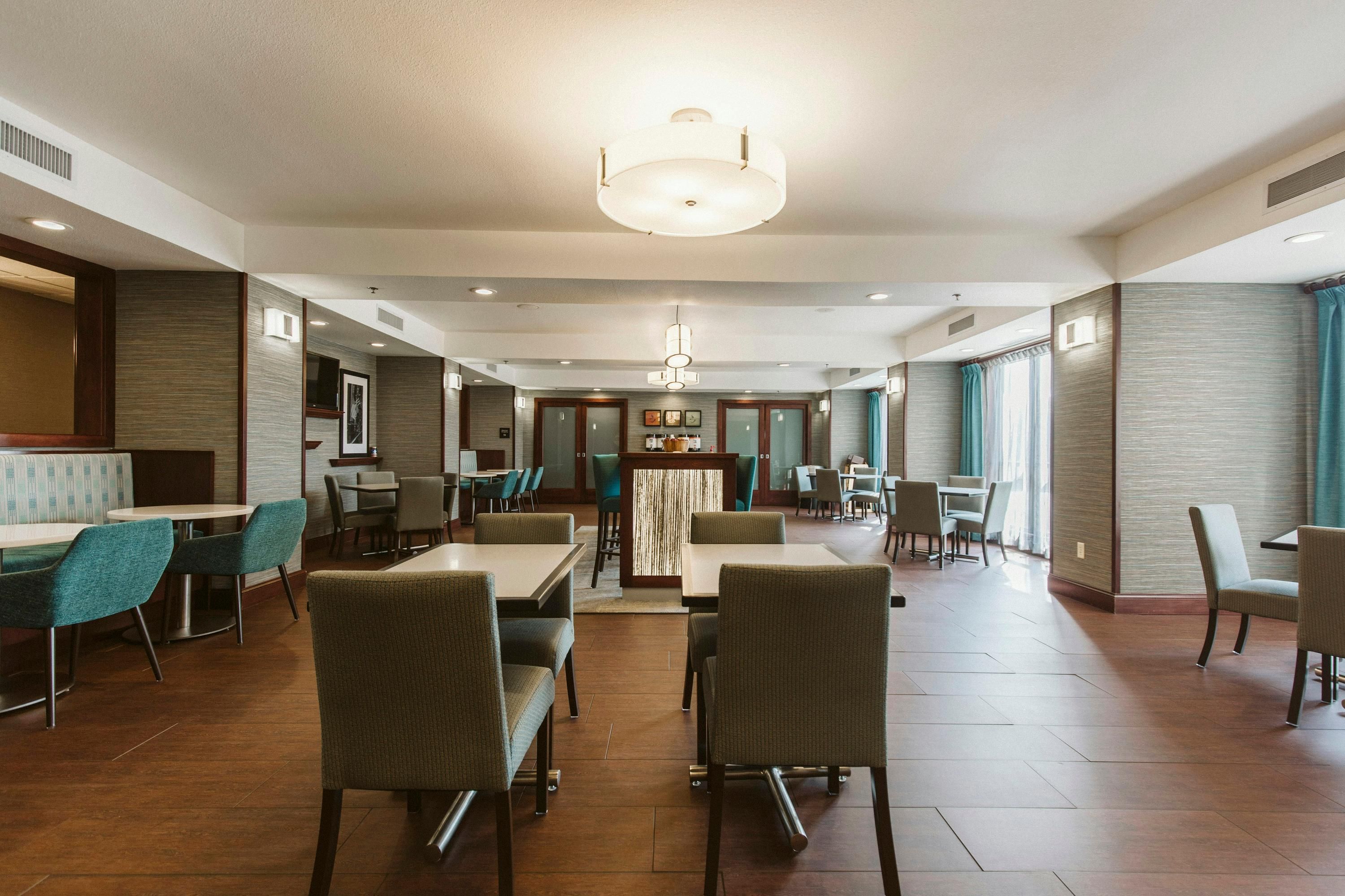 Hampton Inn Bismarck - Bismarck - Restaurant