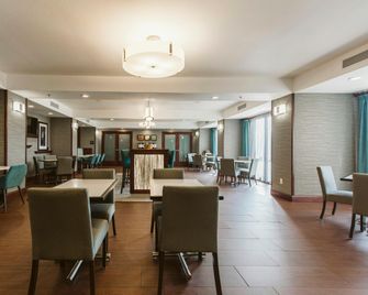 Hampton Inn Bismarck - Bismarck - Restaurant