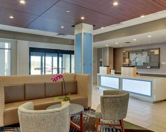 Holiday Inn Express Wilmington - Porters Neck By IHG - Wilmington - Lobby