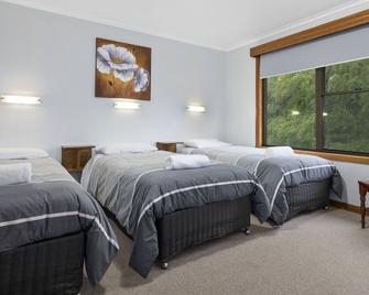 Marsden Court Apartments - Strahan - Bedroom