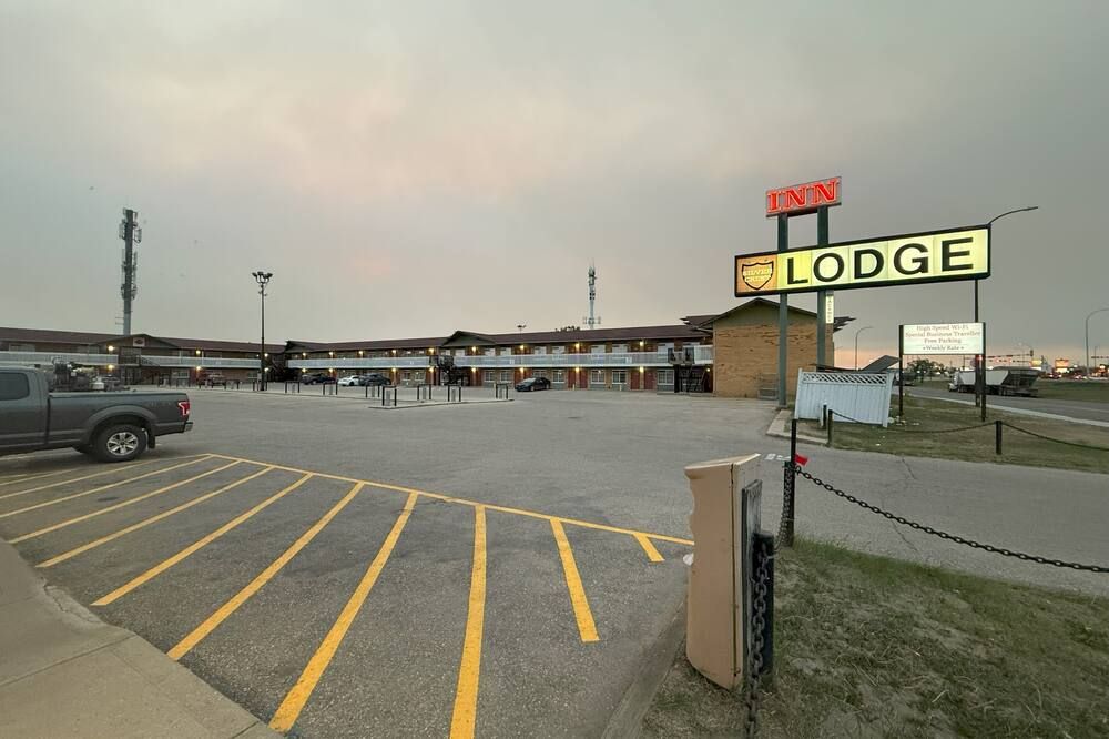 Silver crest lodge - Grande Prairie