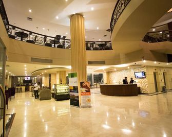 Arion Suite Hotel Kemang - Yakarta - Lobby