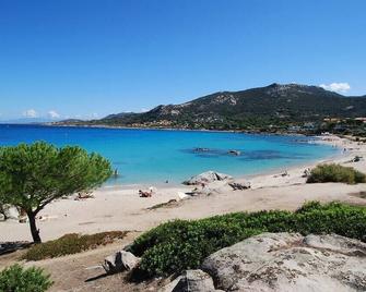 L'orangeraie Calvi centre à 300m de la plage et du port parking privé - Calvi - Spiaggia