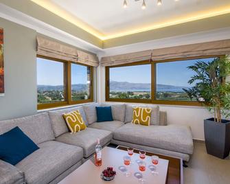 Lady Dafni - Maleme - Living room