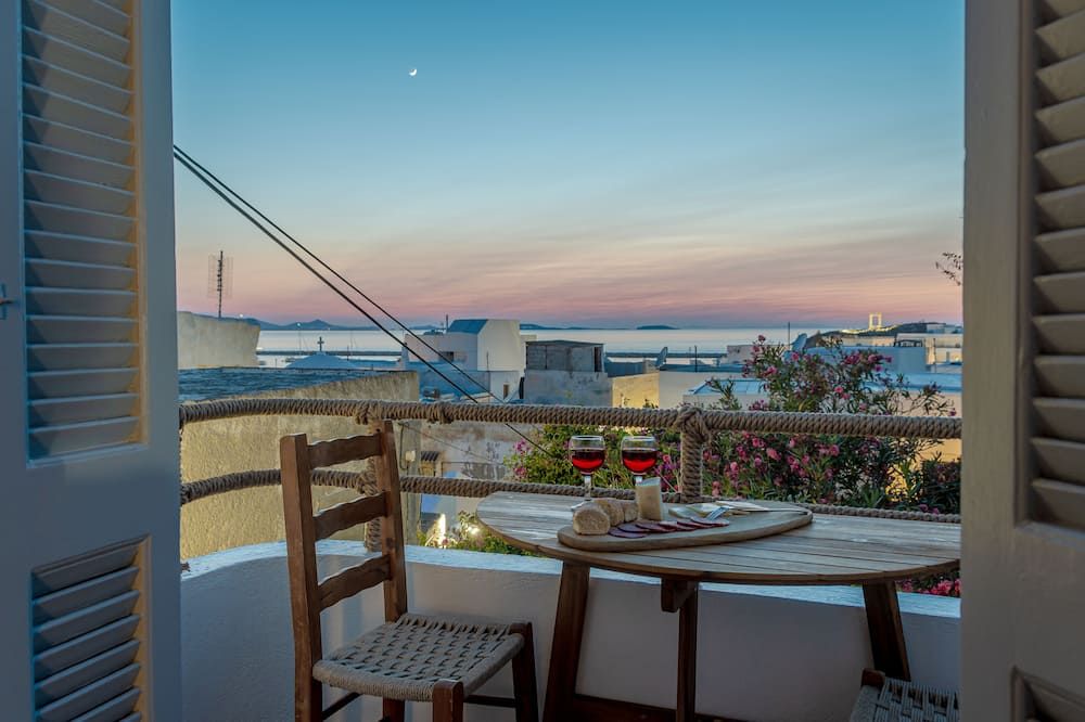 فينيشن سويتس - ناكسوس - شرفة