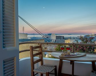 Venetian Suites - Naxos - Balcón