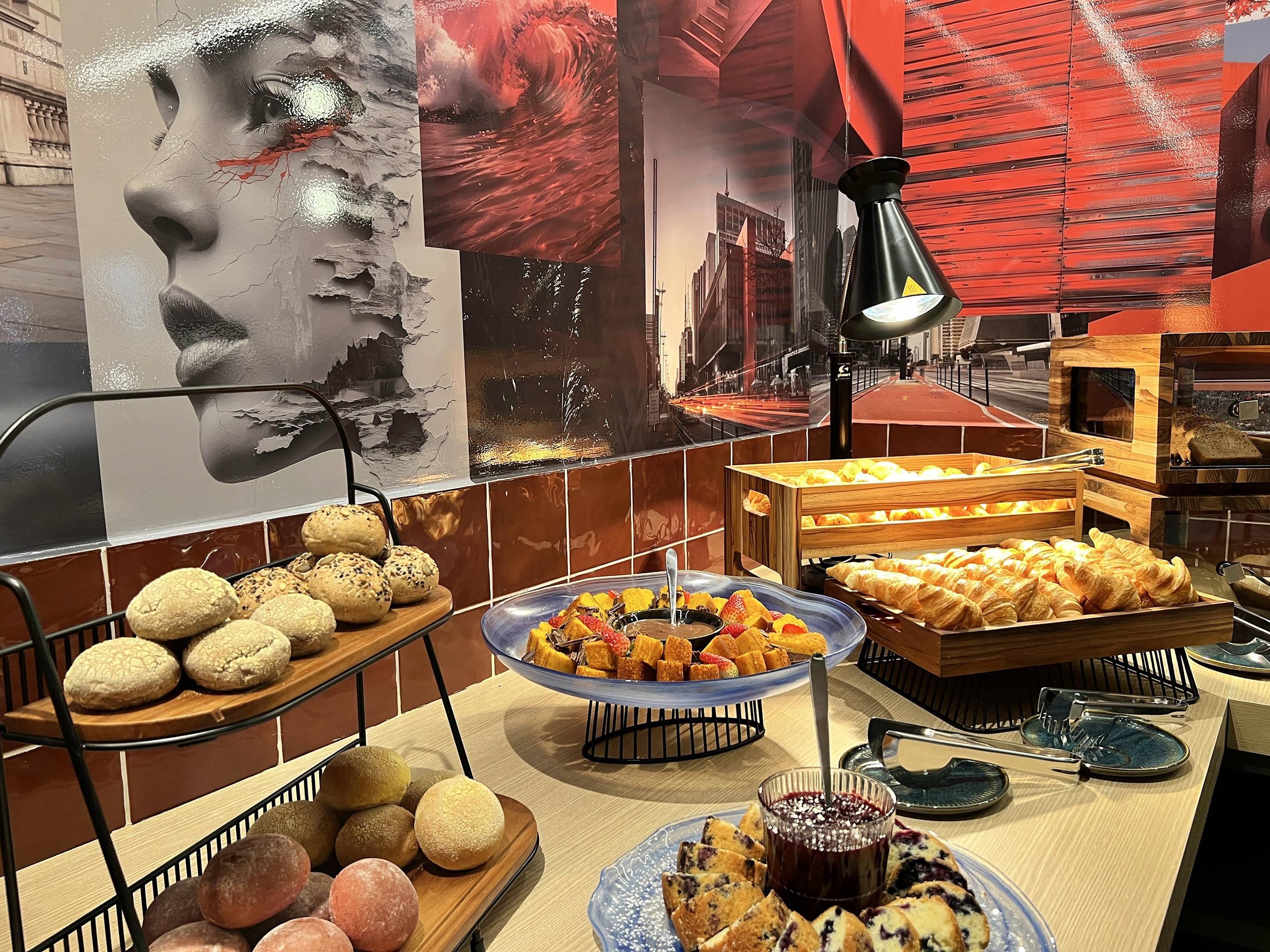Radisson Red Ibirapuera thumbnail 3