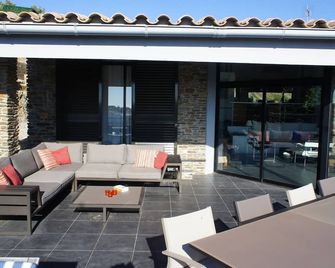 A charming family home with private pool in Cadaques with sea views. - Cadaqués - Innenhof