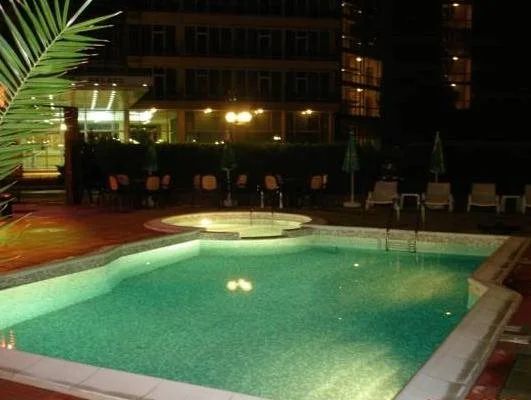 Friends Family Hotel - נסבאר - בריכה
