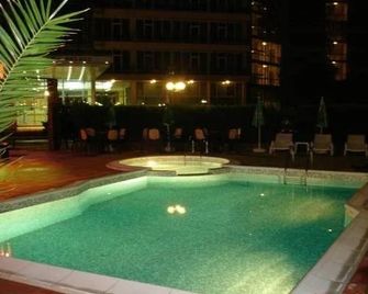 Friends Family Hotel - Nesebar - Piscina