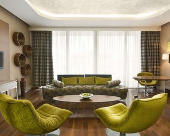 رمادا باي ويندام بودجوريكا - بودغوريكا - غرفة معيشة