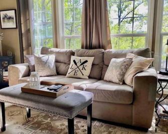 Storybook Cottage on Lay Lake - Sylacauga - Sala de estar
