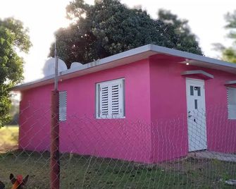 Cozy Home In perfect location Close to Everything! - Vieques - Edificio