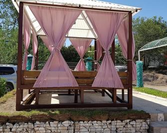Fresh Hotel - Cholpon-Ata - Patio