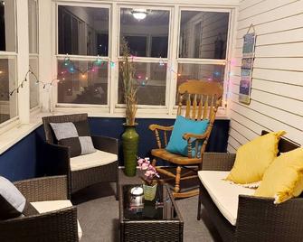 Charming Mound Street Retreat - Baraboo - Patio