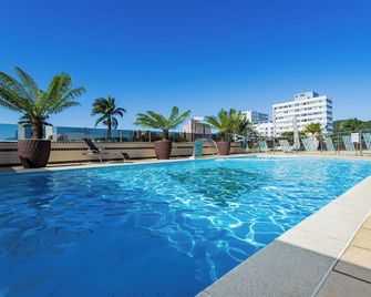 Alven Palace Hotel - Joinville - Piscina