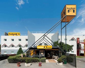 Unisotel Ex Hotelf1 Saint Brieuc - Tregueux - Edificio