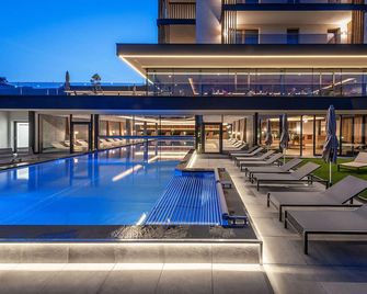 Hotel Edelweiss - Maranza - Pool
