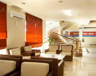 Karlita Hotel Tegal - Tegal - Recepción