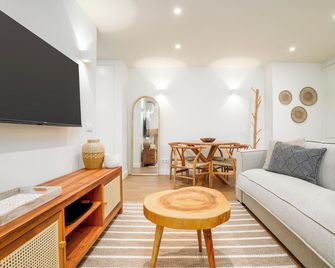 limehome Evora Largo dos Penedos - Evora