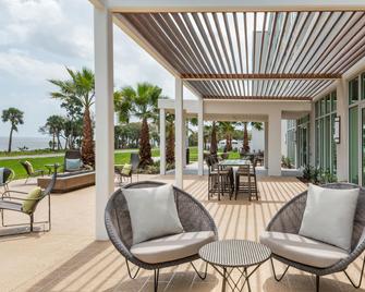 Courtyard By Marriott Titusville Kennedy Space Center - Тітусвілл - Патіо