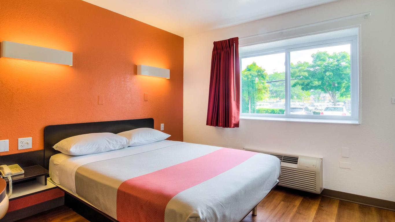 موتل 6 أرلينجتن هايتس، إلينوي - شيكاجو نورث سنترال