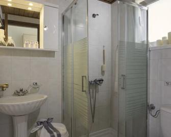 George Beach Studios - Pefki - Baño