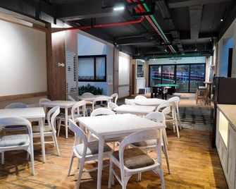 Jambuluwuk Bromo Poshtel - Pasuruan - Restaurace