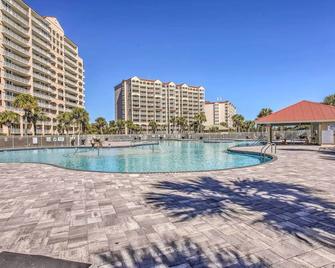 Condo at Barefoot Golf Resort with Shuttle to Beach! - Myrtle Beach - Piscina