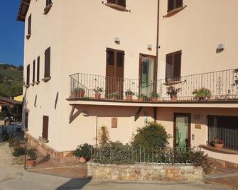 Hotel Ponte San Vittorino - Assisi - Building