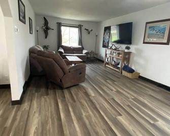 Goose Lake Lodge - Watertown - Wohnzimmer