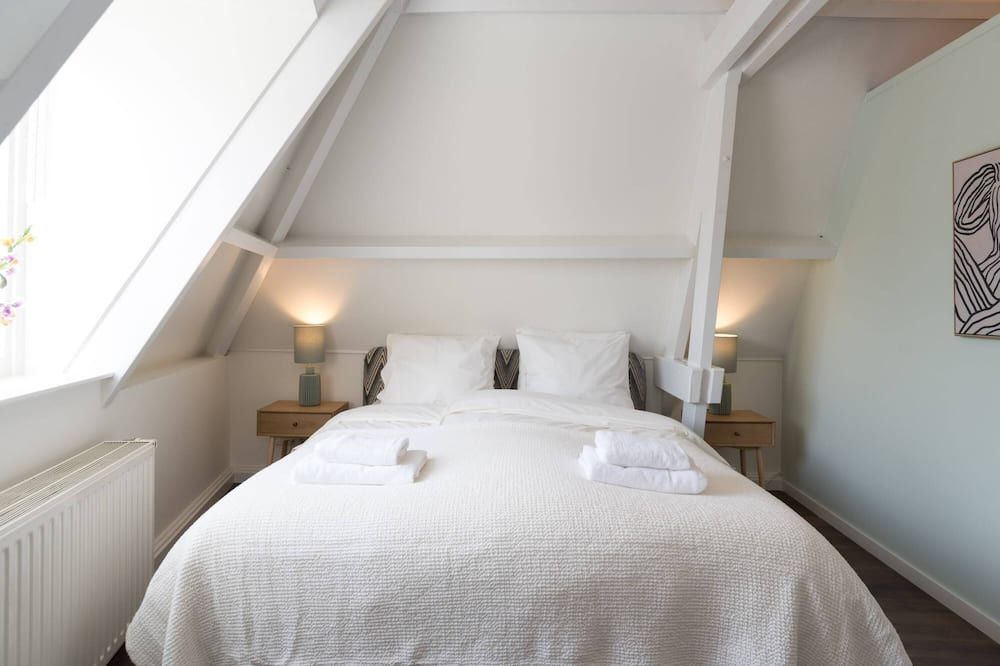 Six Boutique Hotel - Luxury Quadruple Room - Haarlem - Bedroom
