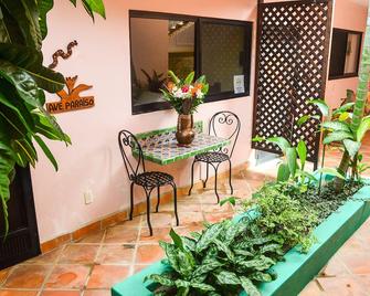 Comfy Studio for couples w/ kitchen, pool, 1min walk to Zicatela beach - Puerto Escondido - Innenhof