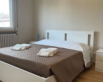 Il Nido Sui Tetti - Stradella - Habitación